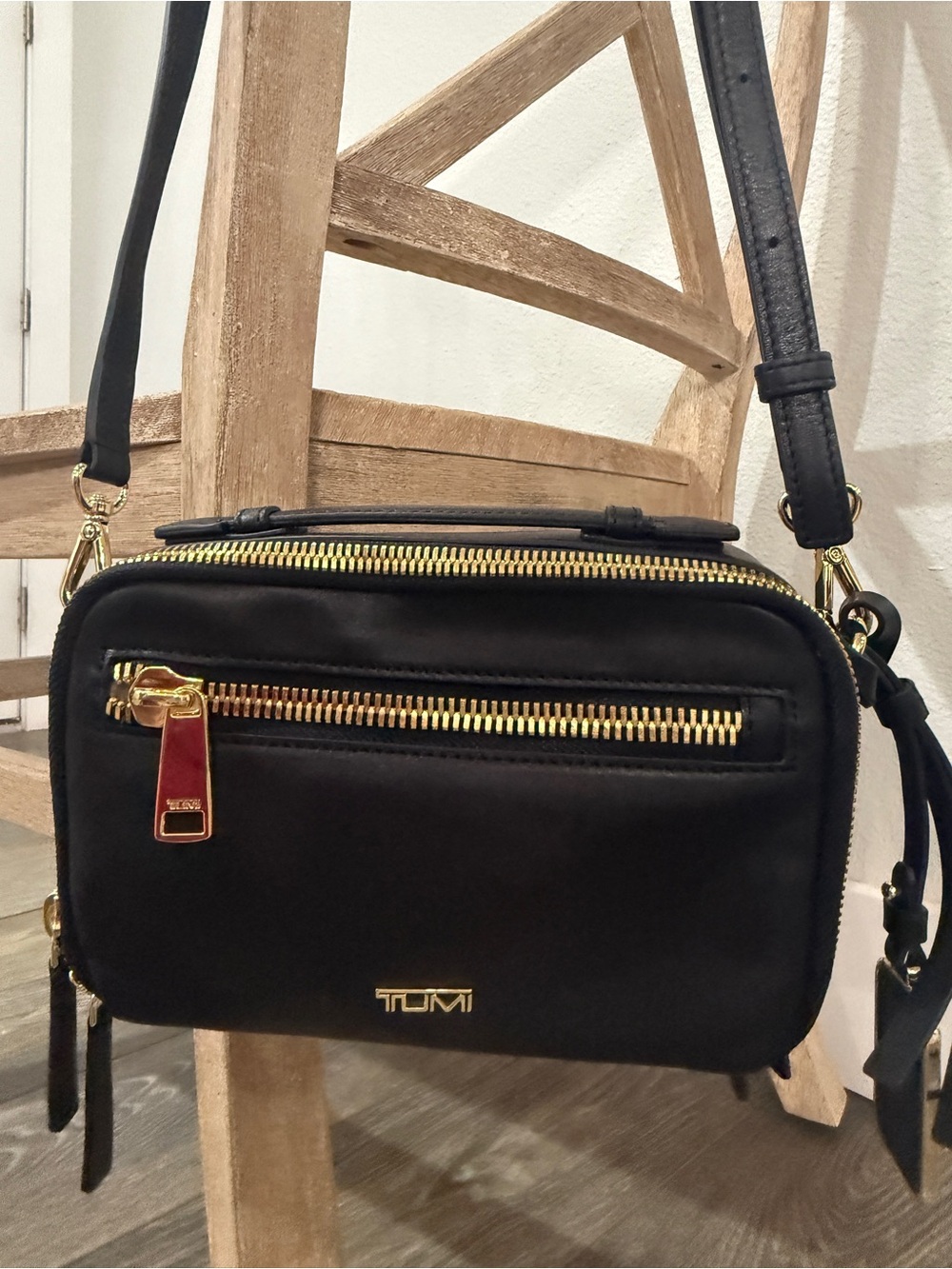 TUMI Voyageur Marcie Black Leather Crossbody Bag Gold Hardware - Picture 3 of 7